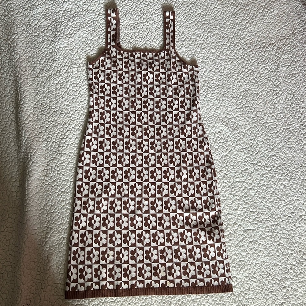 Brown and white flower pattern dress from hollister, size medium